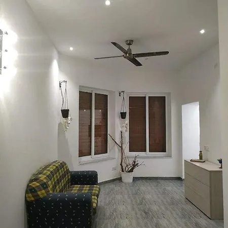 Daffodil Double Bedroom Проживание в семье *