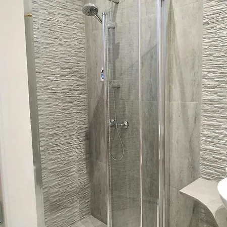 Daffodil Double Bedroom Проживание в семье